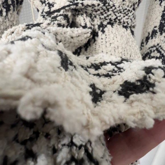 Gorgeous Cardigan Sweater - Picture 6 of 7